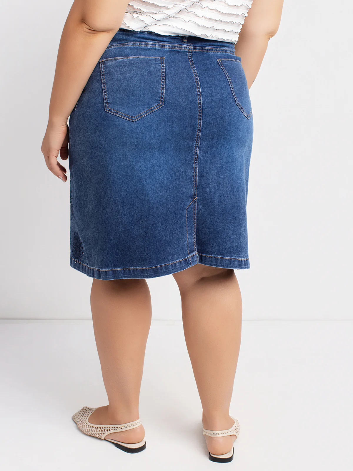 Jupe courte droite en denim - Image 3