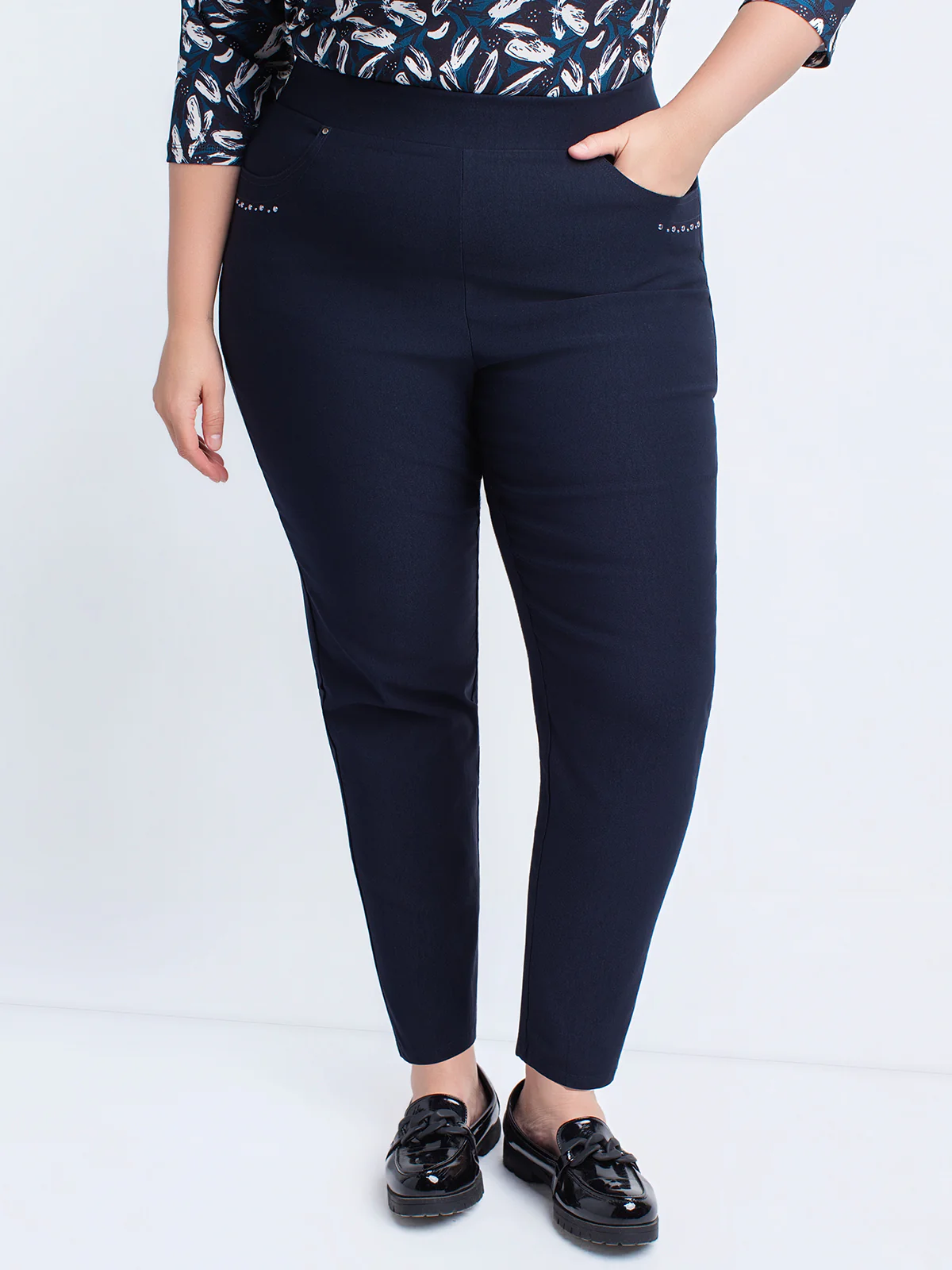 Pantalon étroit ajusté à enfiler - Petite - Image 10