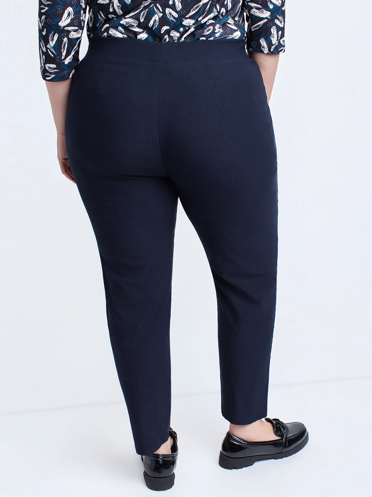 Pantalon étroit ajusté à enfiler - Petite - Image 11