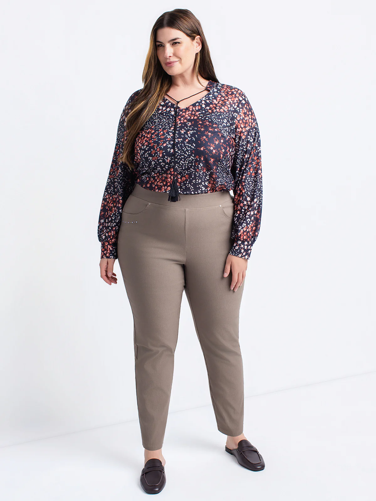 Pantalon étroit ajusté à enfiler - Petite - Image 13