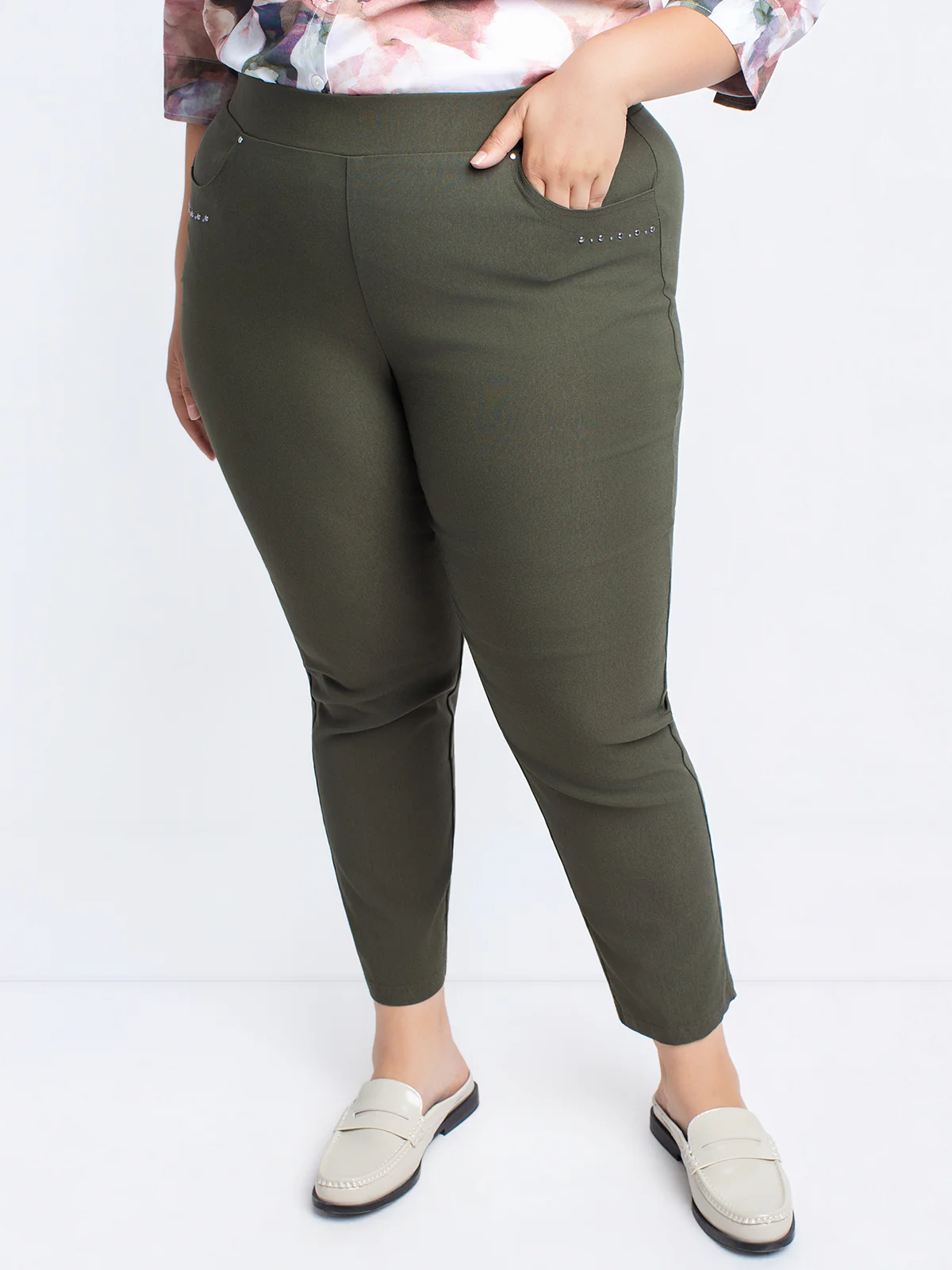 Pantalon étroit ajusté à enfiler - Petite - Image 19